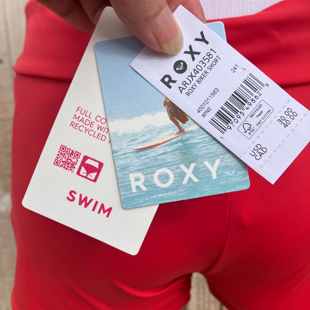 Roxy Women's Red Active Bike Shorts or board shorts - Picture 6 of 6